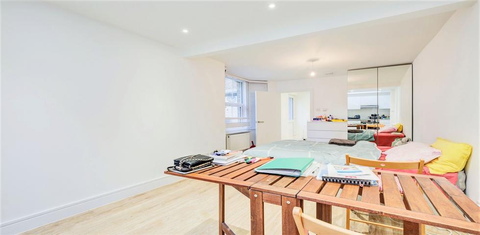 			Studio Apartment, 1 bath, 1 reception Apartment			 Roderick Road, HAMPSTEAD HEATH / GOSPEL OAK